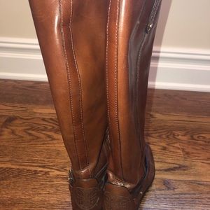 Tory Burch size 7 brown boots